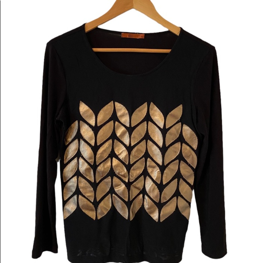 Black long-sleeved casual top